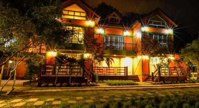 Qing Jing Star Home Stay, Prenota Hotel Hotel a Nantou County con parcheggio, Parcheggio