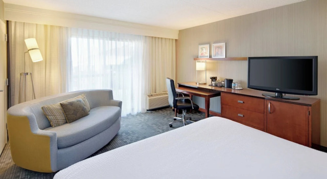 Двухместный номер Standard Courtyard Detroit Southfield