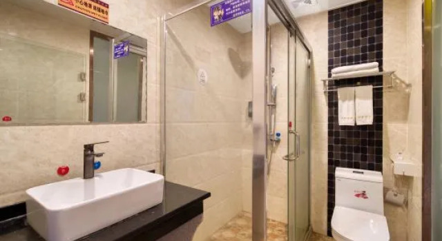 Кровать в общем номере Lihao Hotel (Haining Chang'an Electromechanical College Branch)