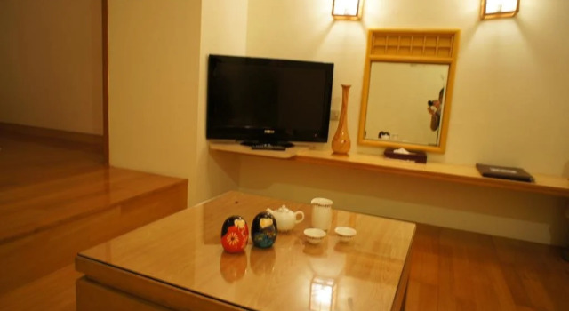 sanhoce hotel, Забронировать Отель Отели Цзяи 3 звезды, рядом с Ночной рынок «Вэньхуа» в Чиаи, 3*