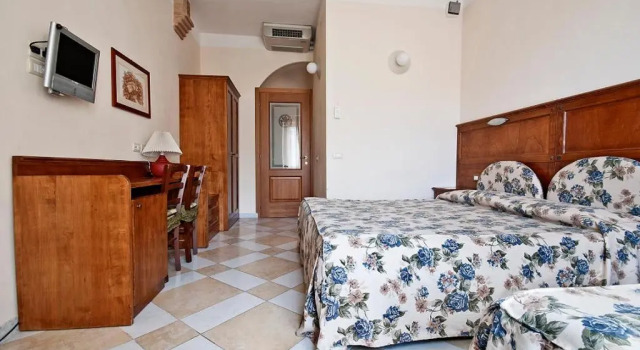 Трёхместный номер Standard с балконом B&B Al Mercato di ELCA srl