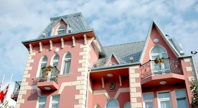 Rcheuli Villa, Забронировать Вилла Отели Батуми с парковкой, рядом с Фонтан Нептуна, Парковка