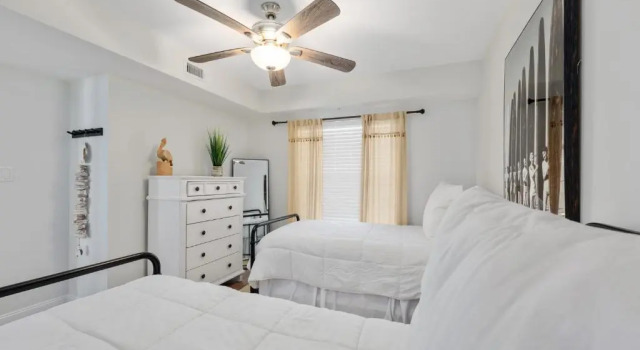 Sea Winds 501 - Corner Breeze, Book Hotel Hoteller i Ormond-by-the-Sea med parkering, Parkering