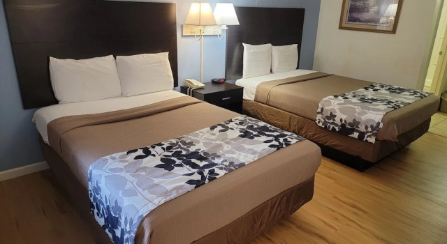 Четырёхместный номер Standard Elk Inn Motel I-77,Exit 85