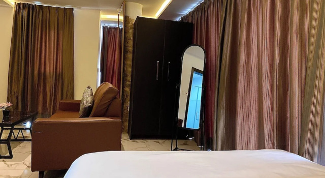 Luxury apartament 1 sypialnia i balkonem i z widokiem na miasto Bot Properties