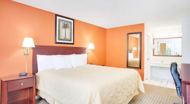 Двухместный номер Standard Super 8 by Wyndham Defuniak Springs