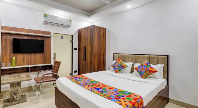 Fabhotel Groom Room