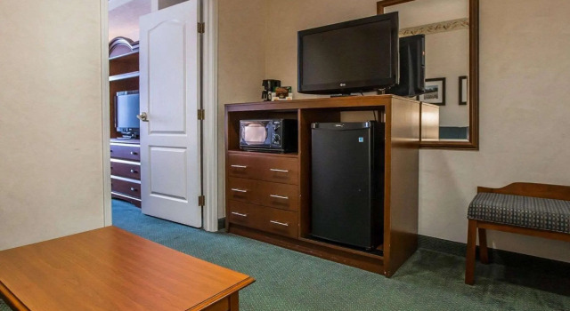 Четырёхместный люкс Holiday Inn Express Dixon by IHG