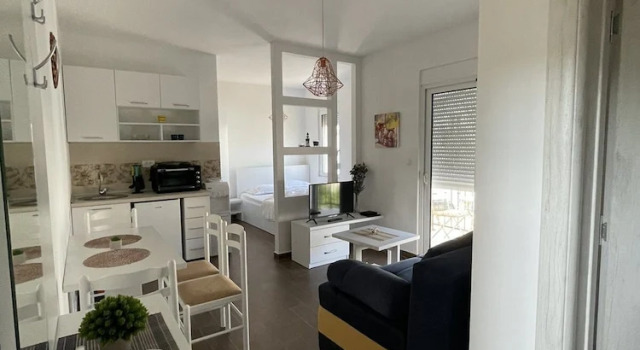Standardowy apartament i balkonem Apartments Tina
