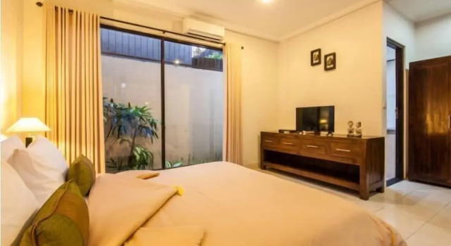 SMV -2BRPool- SANDAT · 2BR Private Pool Walk to Beach and Shops Legian