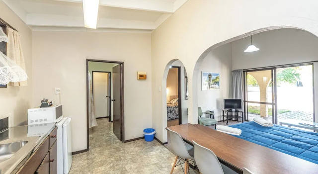 Семейный номер Standard Riverside Motel