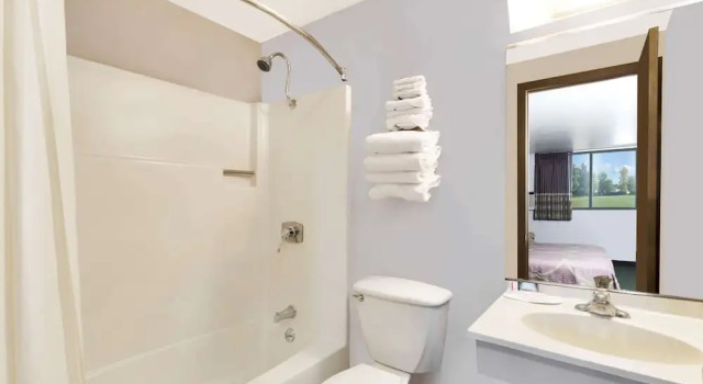 Двухместный номер Standard с видом на бассейн FairBridge Inn & Suites Spearfish