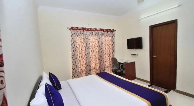 OYO 4848 3 Square Inn, Rezervovat Hotel Hotely v Bangalore s parkováním, Parkování