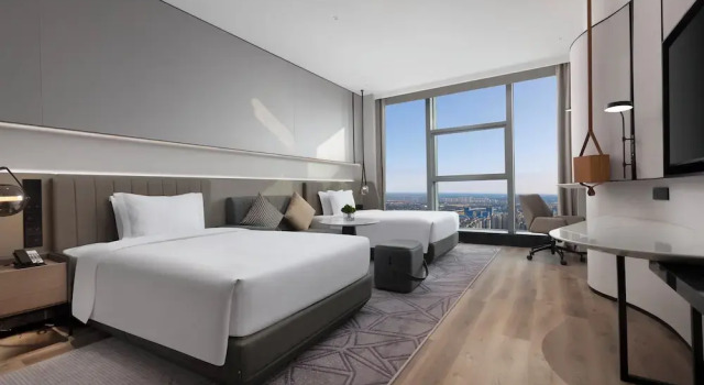 Четырёхместный номер Standard Crowne Plaza Taizhou City Center by IHG
