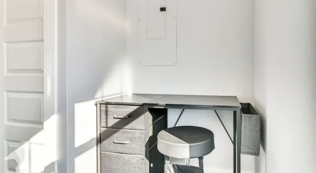 8 Mi to Dtwn Pdx: Unique Pet-friendly Home!, Забронировать Дом для отпуска Милуоки Willamette Valley