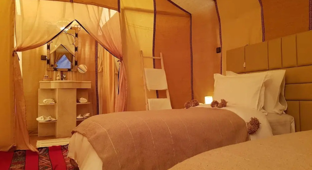 Erg Chebbi Camp, Rezerwuj Pole kempingowe Kempingi i glamping w Meknes-Tafilalet, Pole kempingowe