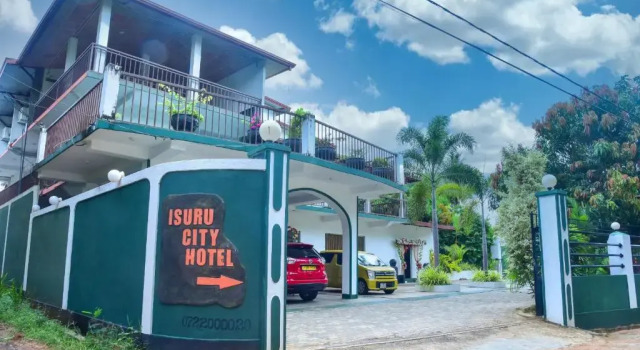 Isuru City Hotel