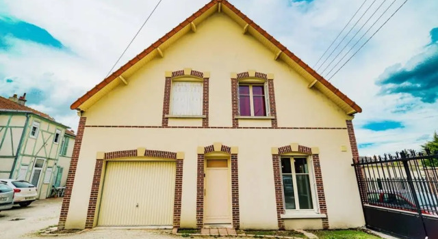 Duplex Centre Ville 6 Personnes (Wifi/Parking), Забронировать Апартаменты/квартира Отели Труа с парковкой, рядом с Театр Madeleine, Парковка