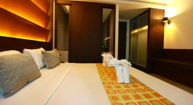 Полулюкс The Bangkok Major Suite