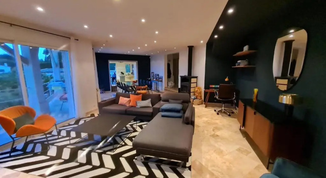 Вилла Adorable Maison Indépendante 30m2 avec Piscine en saison
