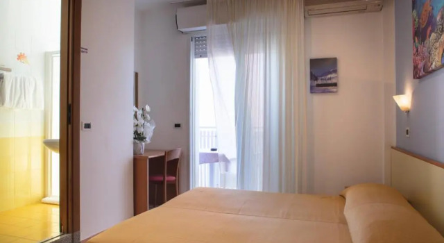 Двухместный номер Standard с балконом Hotel Pelikan