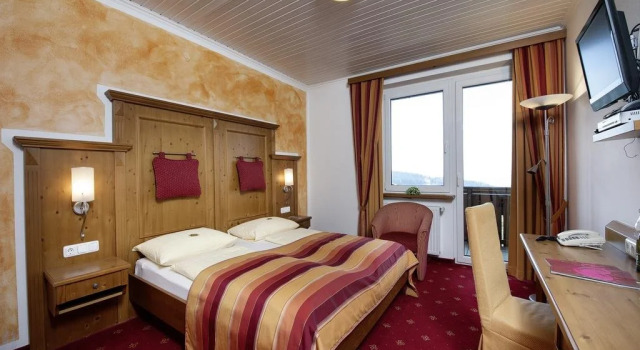 Eidenberger Alm, Book Hotel  