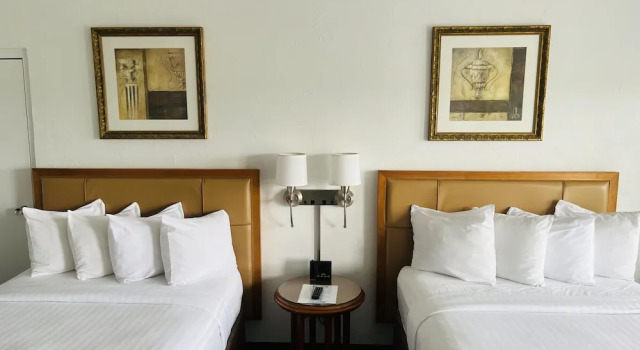 The Pines Country Inn, Book Hotel Hoteller i Perry med parkering, Parkering