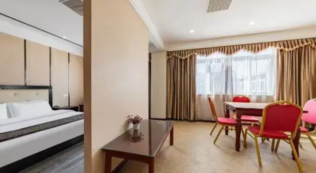 Люкс Deluxe Nantong Futong Business Hotel