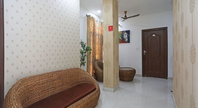Hotel Vridhi Inn By OYO Rooms, Забронировать Отель Отели Гомти Нагара 3 звезды, 3*