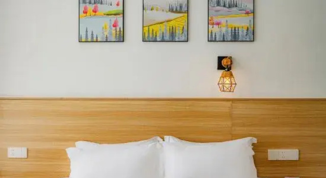 Люкс April Sky Holiday Inn