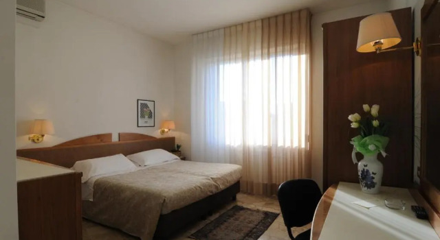Трёхместный номер Standard Hotel Alexandra