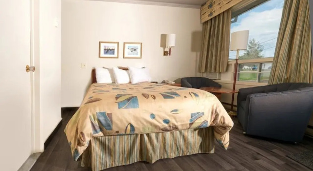 Econo Lodge, Rezerwuj Hotel Hotele w Manicouagan z parkingiem, Parking
