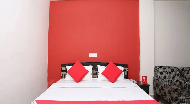 OYO 26915 Hotel North East Residency