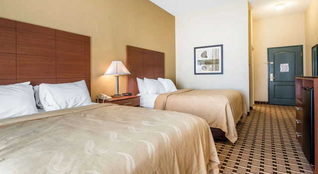 Четырёхместный номер Standard Quality Inn & Suites East Troy I-43
