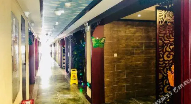Suite Guizhouqing Theme Hotel (Guiyang Convention and Exhibition Center)