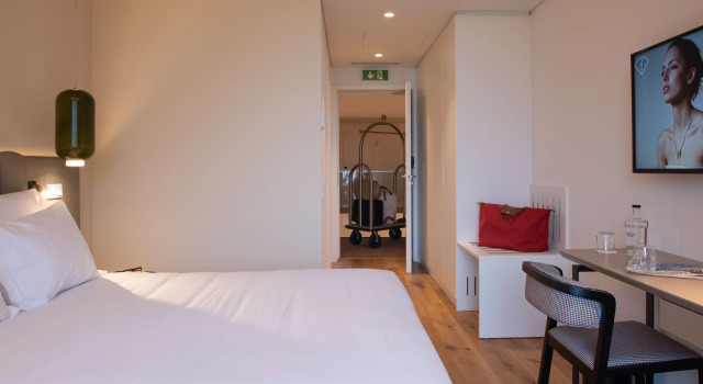 Sines Sea View Business & Leisure Hotel, Забронировать Отель Синиш Побережье Алентежу, рядом с Центр культуры и искусства Синеша