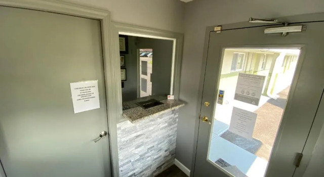 Red Carpet Inn & Suites Wrightstown, Buchen Sie Gasthaus Wrightstown Philadelphia und Umgebung