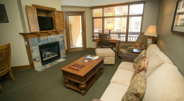 Sundial Lodge Condo Steps from Red Pine Gondola by RedAwning, Забронировать Апартаменты/квартира Апартаменты Парк-Сити, рядом с Orange Bubble Express Lift, Апартаменты/квартира