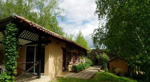 Коттедж с 3 комнатами Domaine de Gavaudun