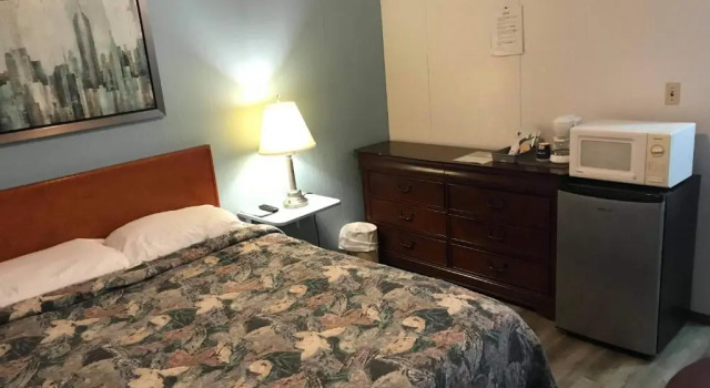 Номер Economy The Villager Motel