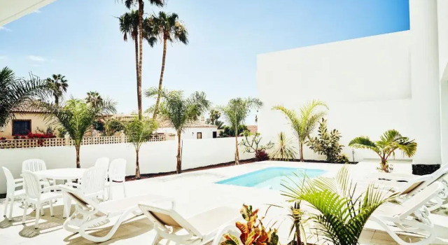 Апартаменты VILA AMALIE - 3BDR+3 BATH in Amarilla Golf