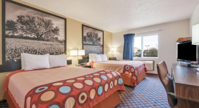 Четырёхместный номер Standard Super 8 by Wyndham College Station