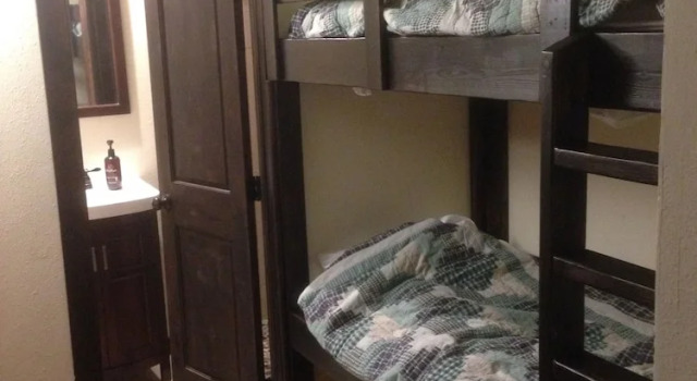Номер Standard Pet-Friendly Ski in Ski out Condo 30 Second Walk to Lift  - SF204 by RedAwning