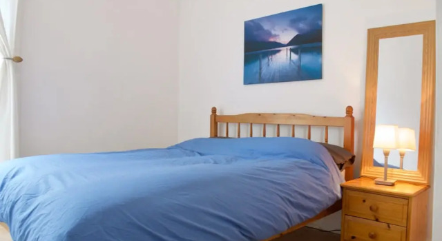 1 Bedroom Flat With Sofabed Sleeps 4, Забронировать Отель Отели Эдинбурга 3 звезды, рядом с Dean Village, 3*