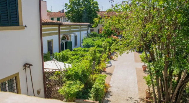 LOZioRinco Apartments, Book Apartment Hotels in Florence with Parking, Parking