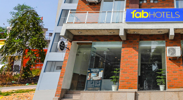 FabHotel Unique Stay, Забронировать Отель Нойда штат Уттар-Прадеш