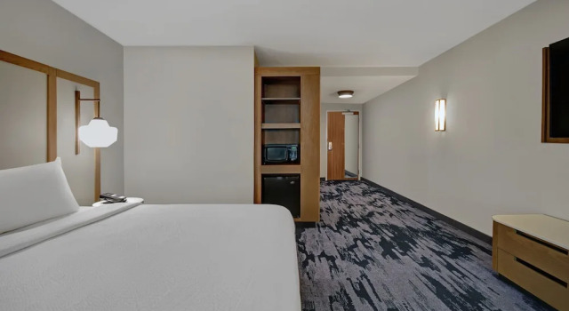 Fairfield Inn & Suites Mansfield, Varaa Hotelli Hotellit New England uima-altaalla, Uima-allas