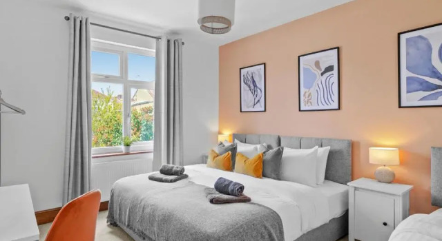 4 Bed Luxury Design House By Blue Puffin Stays with Hot tub, Foosball & Parking