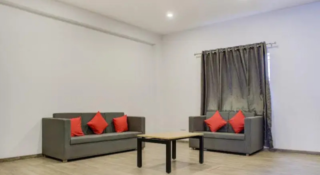 Oyo 385 Townhouse Navya International Ramamurthy N, Забронировать Отель Бизнес-отели штата Карнатаки, 4* 5*