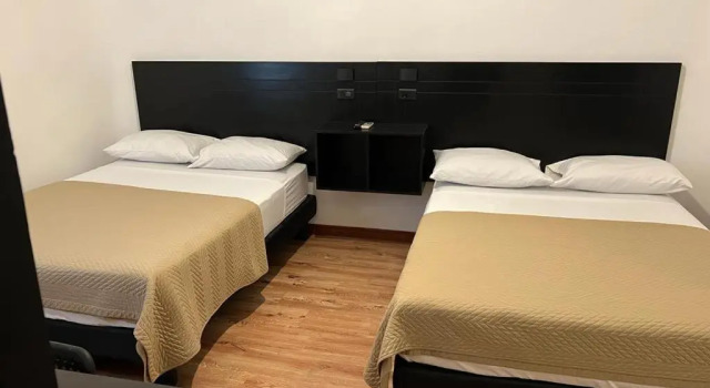 Четырёхместный номер Standard Perla Central Hotel